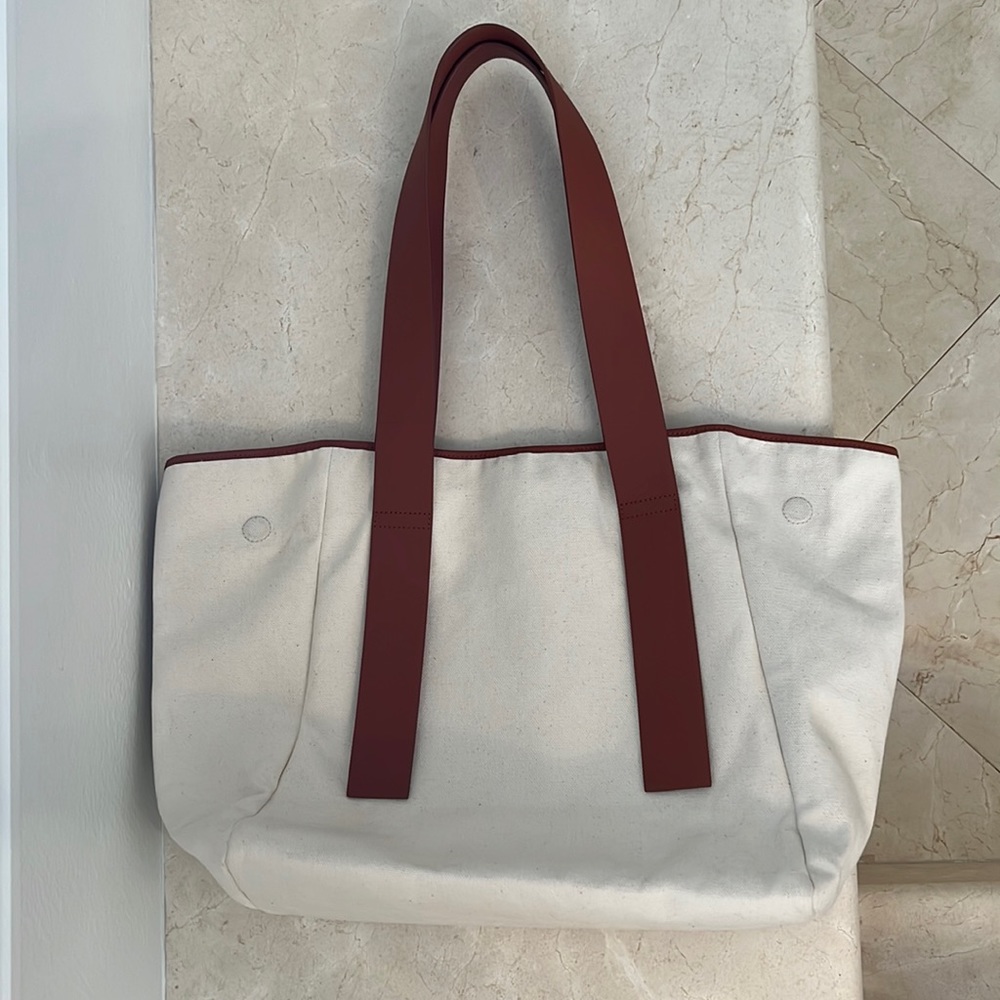 Cuyana Canvas Tote